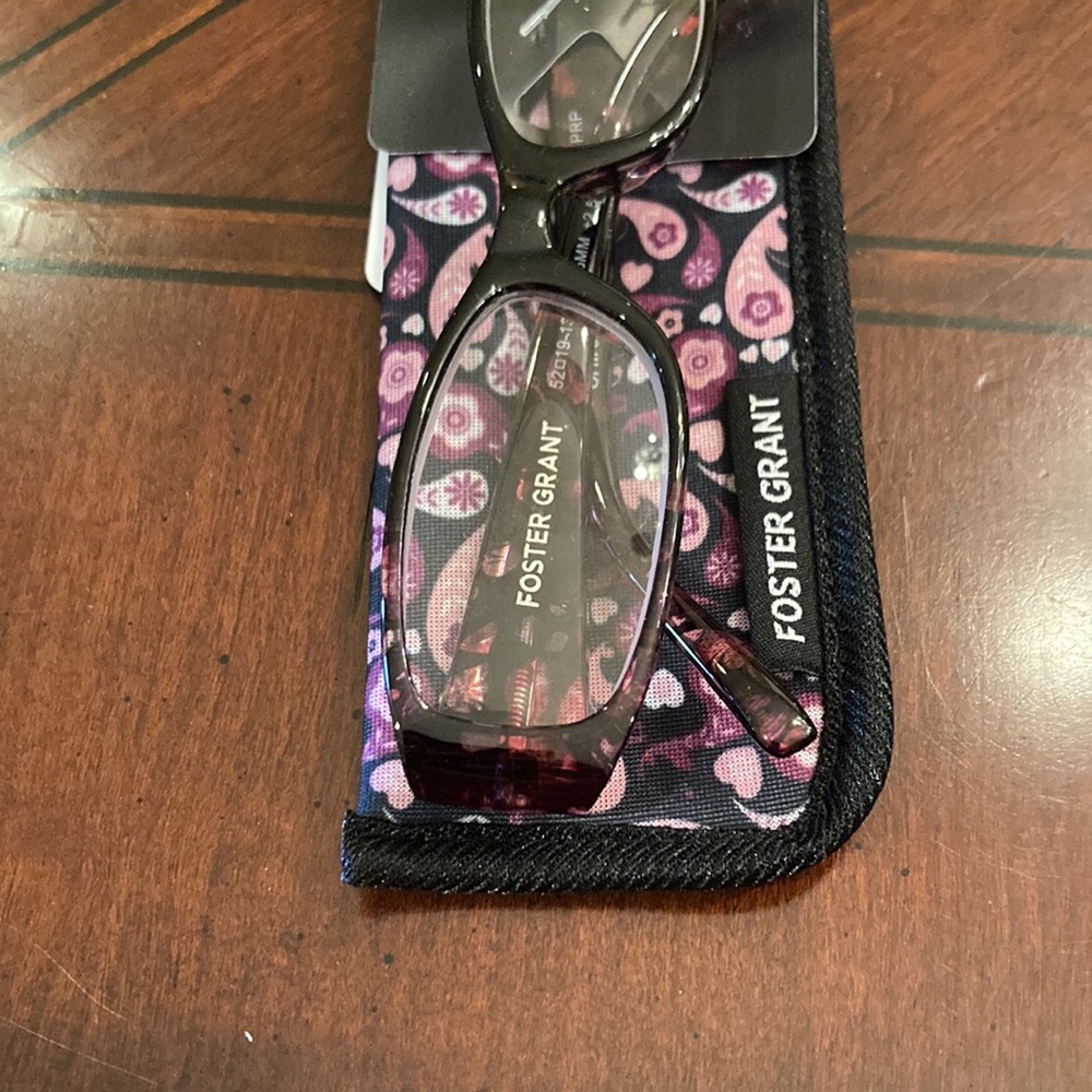 Foster Grant “Daydreamer” reading glasses and coordinating case. New with tags. - Picture 6 of 8